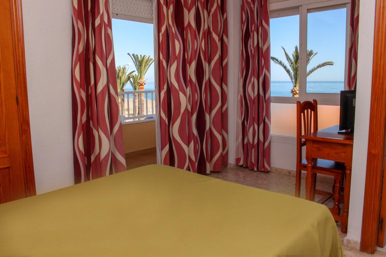 Hostal Esperanza Benajarafe Eksteriør bilde