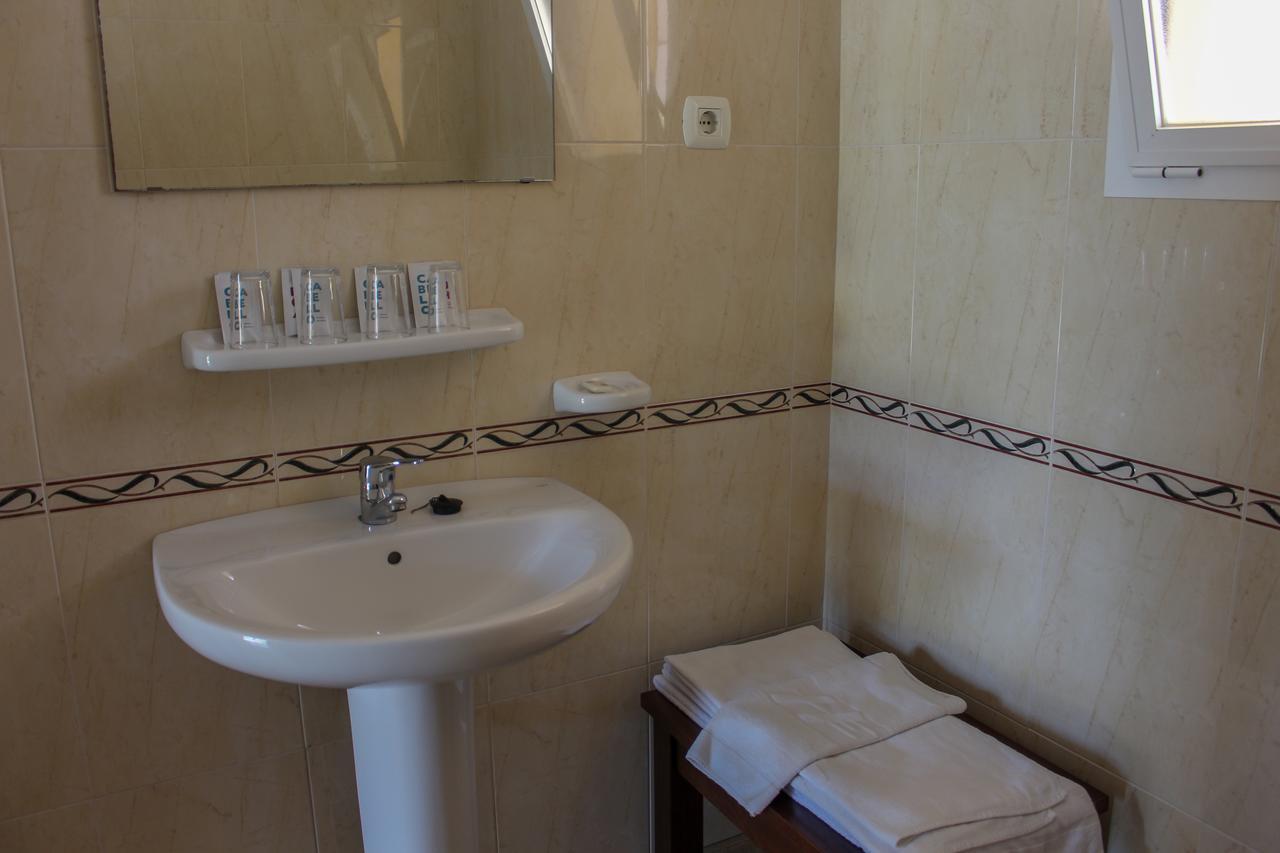 Hostal Esperanza Benajarafe Eksteriør bilde